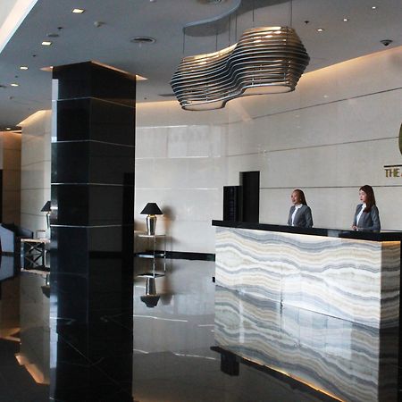 The Alpha Suites Makati City Exteriör bild