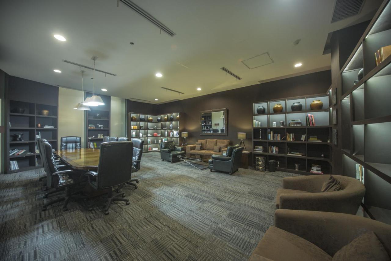 The Alpha Suites Makati City Exteriör bild