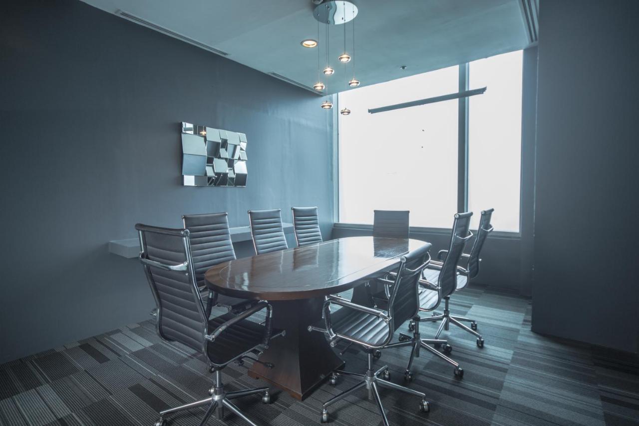 The Alpha Suites Makati City Exteriör bild